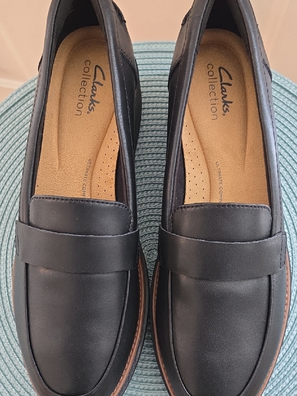 Clarks Brand Women's Black Casual Slip-On Leather Loafers Shoes Size 9.5